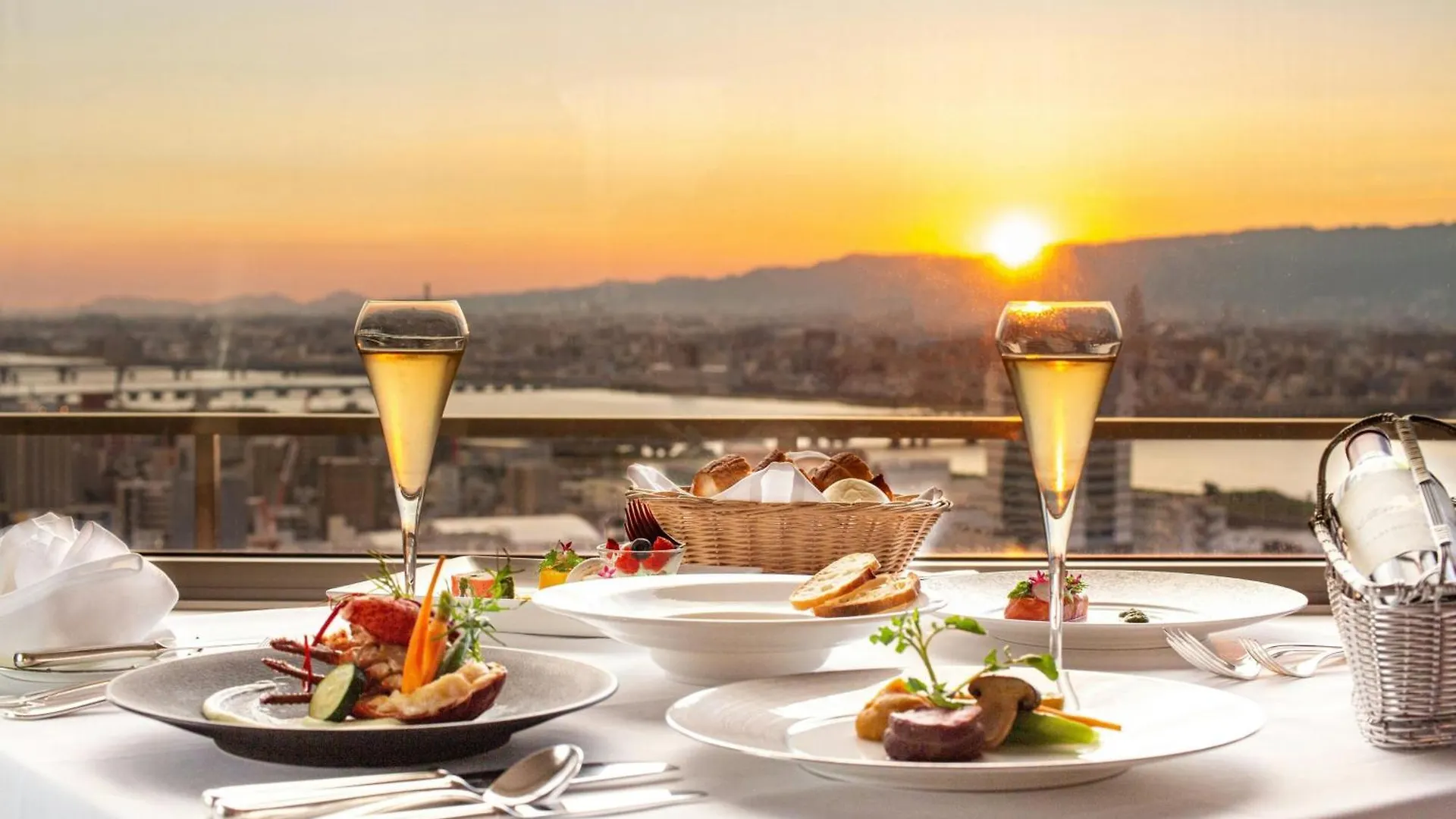 The Westin Osaka Hotel 5*,